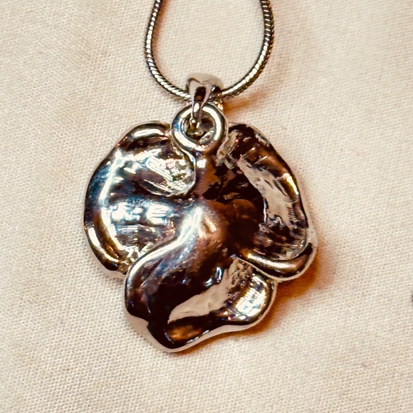 Silver Tone Rose Shaped Pendant w/Clear Crystals & Snake Chain Vintage - Picture 4 of 15